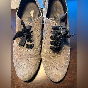 COPY - Born 6.5 leather wing tips so comfortable worn twice